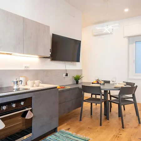 Appartement Piazza Dante - Happy Genua