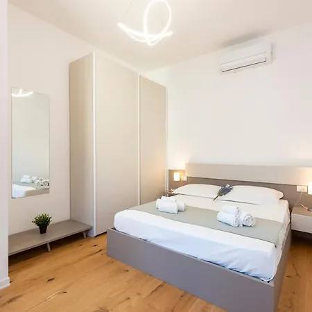 Piazza Dante - Happy *