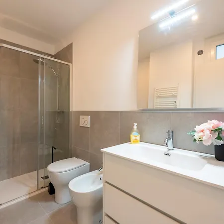 Piazza Dante - Happy * ג'נובה