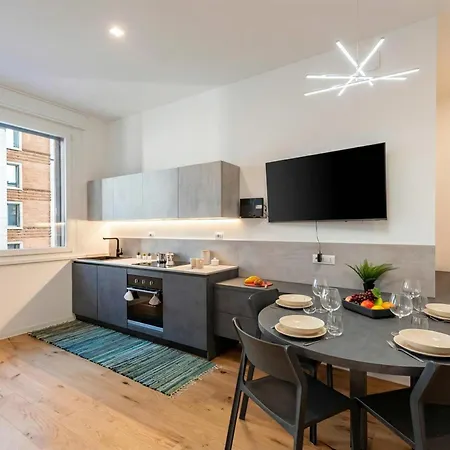 Apartment Piazza Dante - Happy *